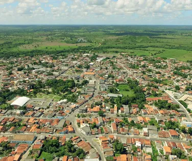 Por que o número de eleitores em Mata de São João supera a população real? - Imagem