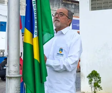 Prefeito de Itapetinga anuncia cantor morto há 12 anos para São João - Imagem