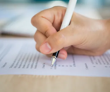 Prefeitura abre concurso com 202 vagas e salários de até R$ 5,1 mil - Imagem