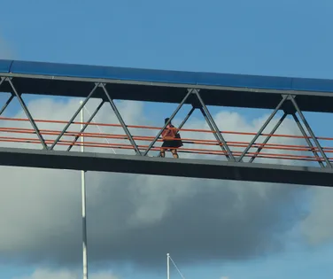 Projeto prevê multa por negligência em passarelas públicas de Salvador - Imagem