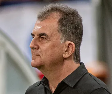 Punido por 1 mês, presidente do Vitória dispara contra STJD: "Estou na Coreia do Norte?" - Imagem