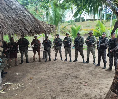 Suspeitos de ataque a turistas são presos e arsenal é apreendido na Bahia - Imagem