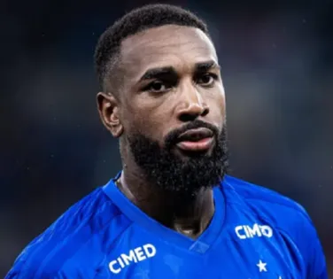 Torcedores do Flamengo descobrem CPF de Gerson e fazem Pix de 1 centavo - Imagem