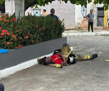 Quatro bombeiros ficam feridos durante resgate após explosão - Imagem