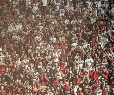Com Bamor fora, torcida do Vitória se junta à Seleção na Copa; entenda - Imagem