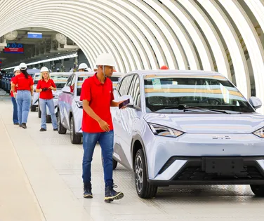 Um carro por minuto e 800 por dia: BYD comemora resultados na Bahia - Imagem