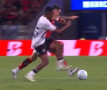 Vitória fará representação contra arbitragem após polêmica no Maracanã - Imagem