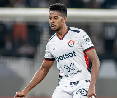 Vitória pagará mais de R$ 900 mil para volante que abriu processo - Imagem