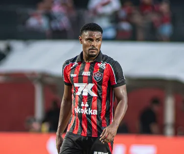 Vitória perde Nathan Mendes por suspensão e pode ter até 13 desfalques - Imagem