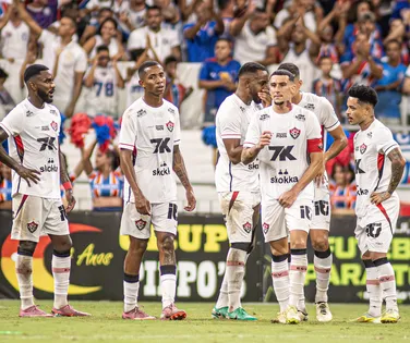 Vitória terá reforços na defesa e meio-campo para o BaVi desta quarta - Imagem