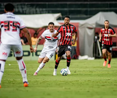 Vitória x São Paulo: Onde assistir, escalações e tudo sobre o jogo - Imagem