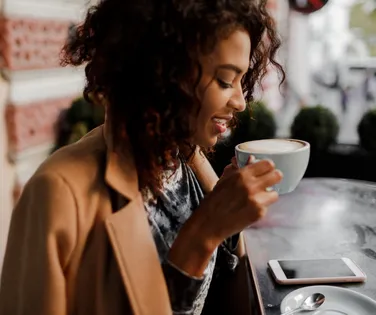 Você está tomando café do jeito certo? Especialista explica cuidados no consumo - Imagem