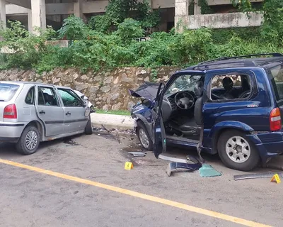 Idosa morre após grave acidente de carro no bairro de Vila Laura