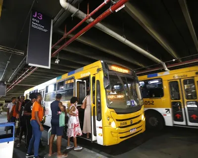 Rodoviários de Salvador decidem hoje se haverá greve de ônibus