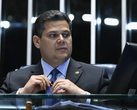 Escala 6x1: Alcolumbre projeta rito da PEC quando chegar ao Senado
