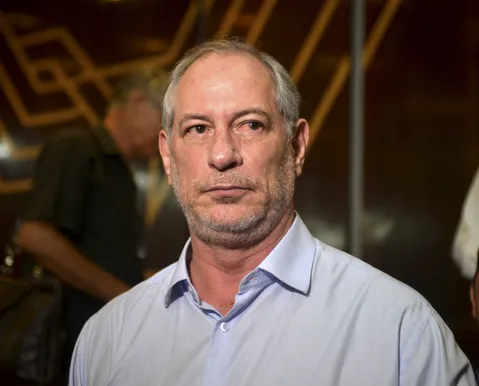 Pivô de crise, Ciro Gomes rejeita vídeo de Michelle contra Flávio Bolsonaro