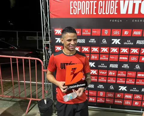Com mais um golaço, Erick brinca sobre boa fase: "Ativo o hacker"