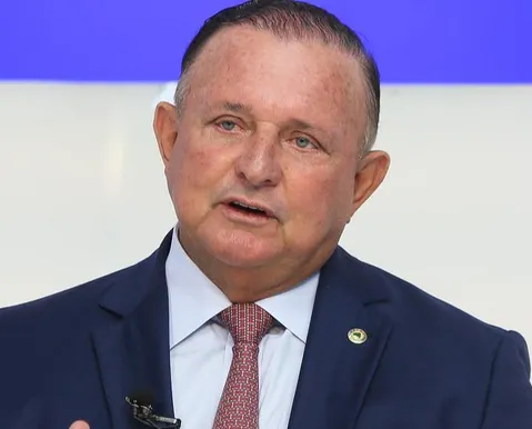Adolfo Menezes comenta apoio à sua candidatura ao TCM: "Uma honra" - Imagem