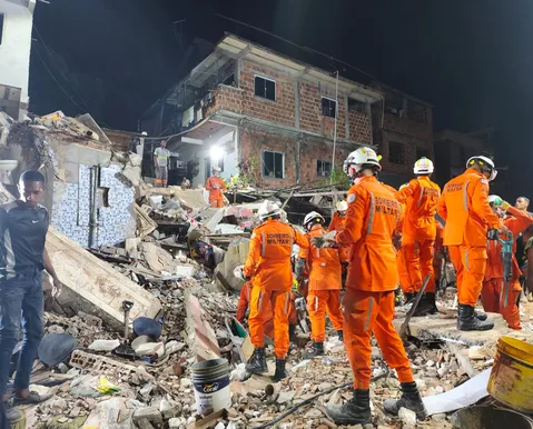 Duas pessoas continuam desaparecidas após prédio desabar em Salvador - Imagem