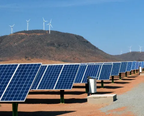 Energia eólica e solar ajudam a impulsionar PIB e empregos