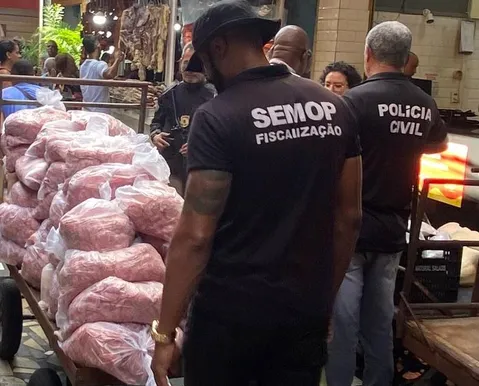 Feira de São Joaquim é alvo de apreensão de alimentos estragados
