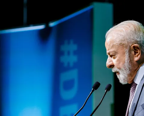 Lula oferece ajuda à Venezuela após fortes terremotos - Imagem