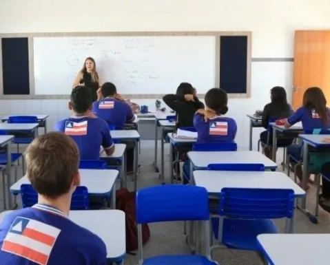 Novo piso dos professores de R$ 5.130 corre risco com fim de prazo de MP