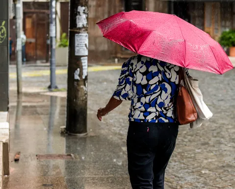 Onda de frio avança pelo Brasil e provoca ventos de até 100 km/h