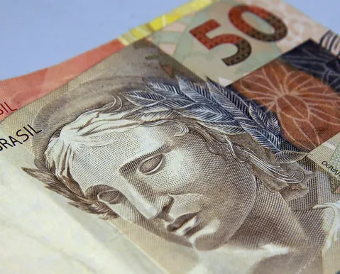 Candidatos ao governo da Bahia travam disputa sem verba - Imagem