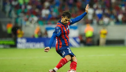 Acevedo iguala ídolo como estrangeiro com mais jogos na história do Bahia