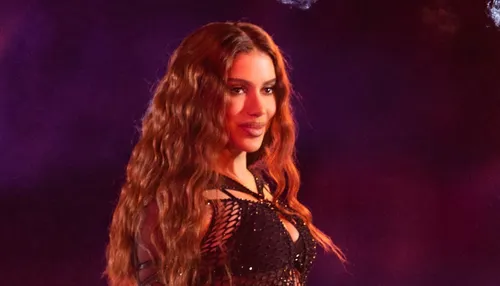 Anitta confirma show da nova turnê em Salvador; veja data
