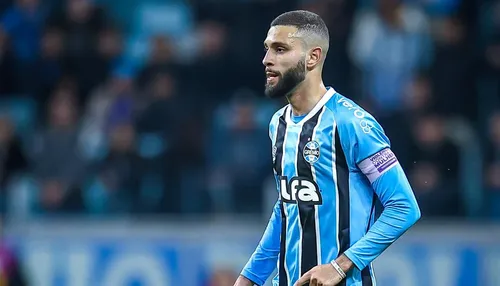 Vitória define situação de Wagner Leonardo após negociar com o Grêmio
