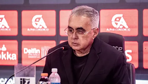 Diretor do Vitória provoca Bahia após classificação: "Vingar o irmão"