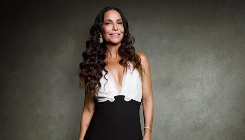 Ivete Sangalo entra em show de Xande e Grupo Revelação em Salvador