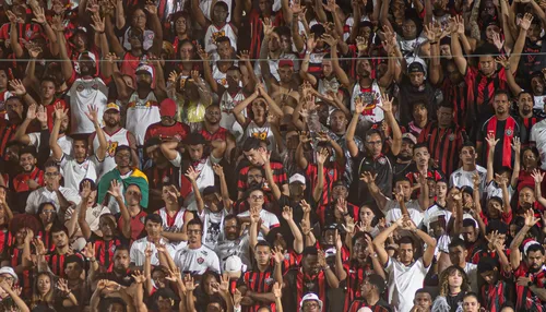 Vitória dispara em sócios e relança promoção para bater meta de 60 mil