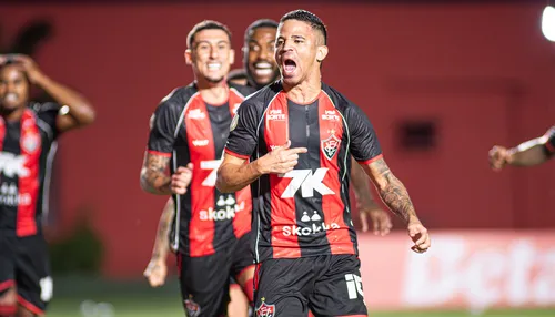 Vitória encerra série de tabus após eliminar o Flamengo em jogo épico