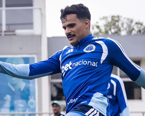Cruzeiro pode ter terceiro reserva na lateral contra o Vitória - Imagem