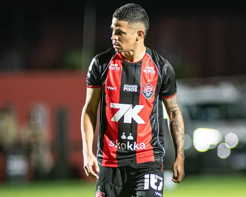 Erick tem punição reduzida pelo STJD, mas vira desfalque contra o Flu - Imagem