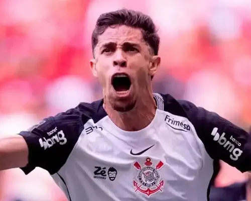 Ex-Vitória sofre cobrança de torcedores em CT do Corinthians; assista - Imagem