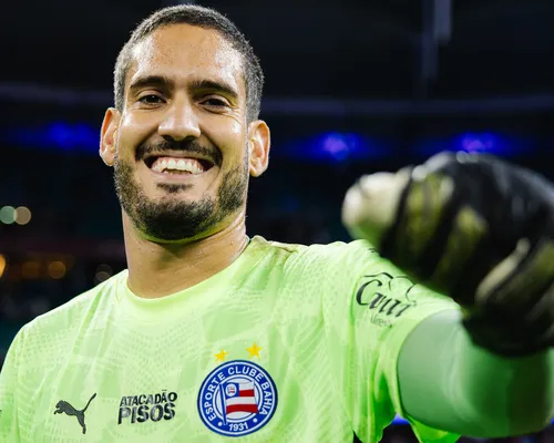 Goleiro Ronaldo detalha lesão e responde sobre retorno aos gramados - Imagem