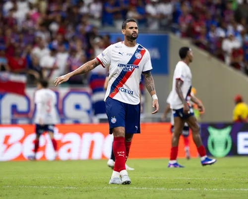 Preocupa? Willian José deixa campo após entrada dura; confira - Imagem