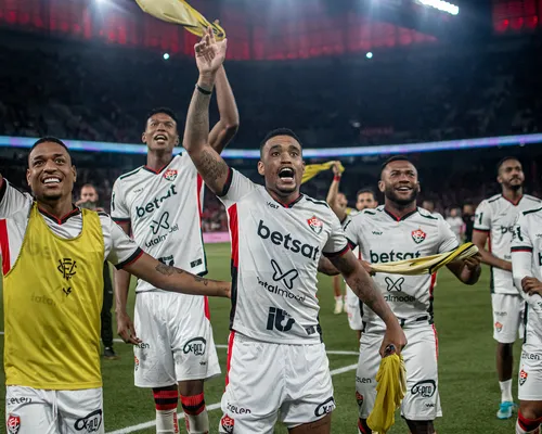 Relembre virada épica do Vitória sobre o Athletico em Curitiba - Imagem
