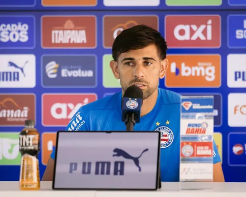 Versátil? Acevedo responde sobre voltar a jogar como lateral - Imagem