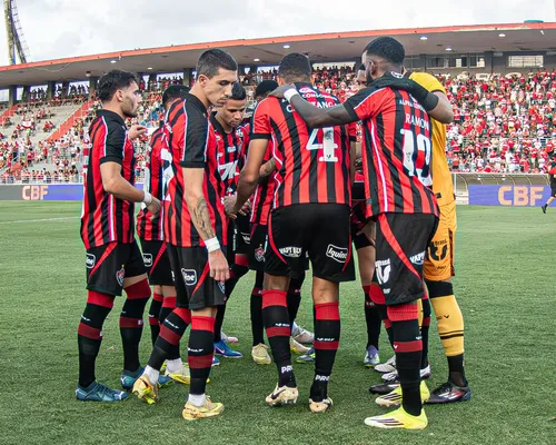 Vitória perde dois titulares para encarar o São Paulo no Brasileirão - Imagem