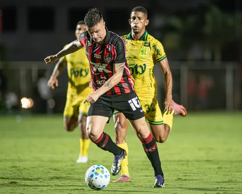 Vitória se impõe no Barradão e vence o Mirassol em duelo dos Leões - Imagem
