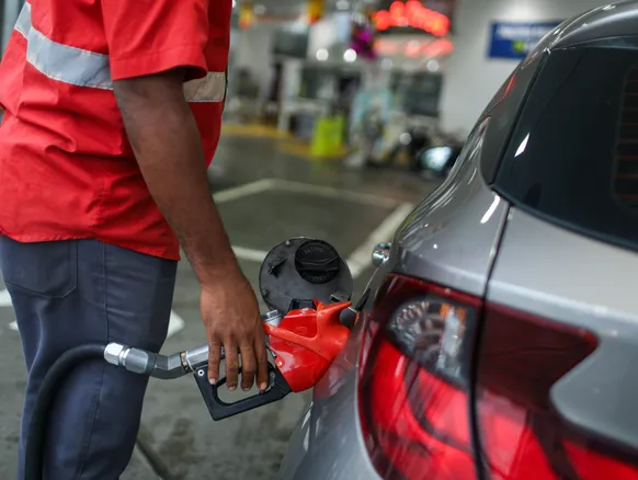 Preços da gasolina e do diesel sofrem redução na Bahia; saiba valores - Imagem