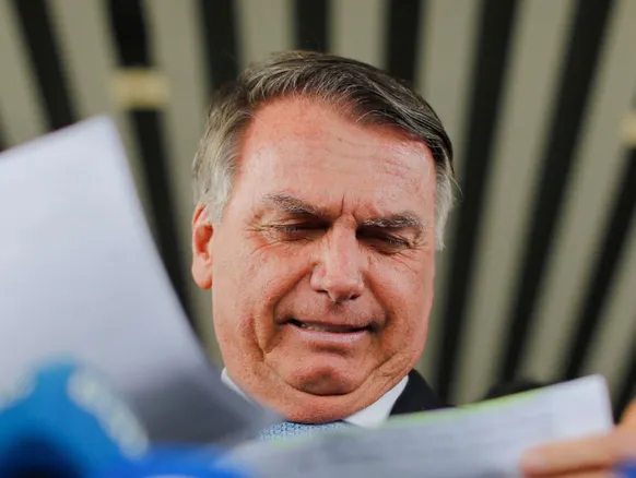 Jair Bolsonaro completa 11 dias internado sem previsão de alta - Imagem