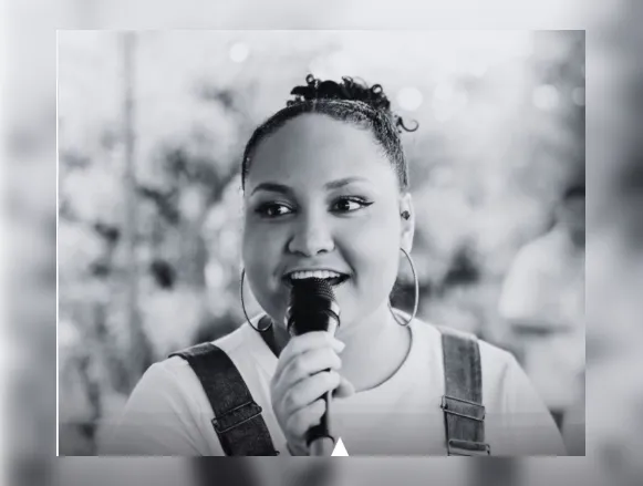 Cantora gospel morre após cair de ‘minhocão’ em parque de diversão - Imagem