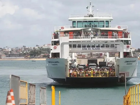 Botes de salvamento são furtados do sistema ferry-boat em Salvador - Imagem