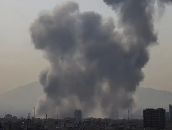 Ataque de Israel e EUA mata Ministro da Defesa do Irã em Teerã - Imagem